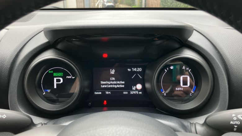 Toyota Yaris 1.5 Hybrid Design 5dr CVT Hybrid Hatchback